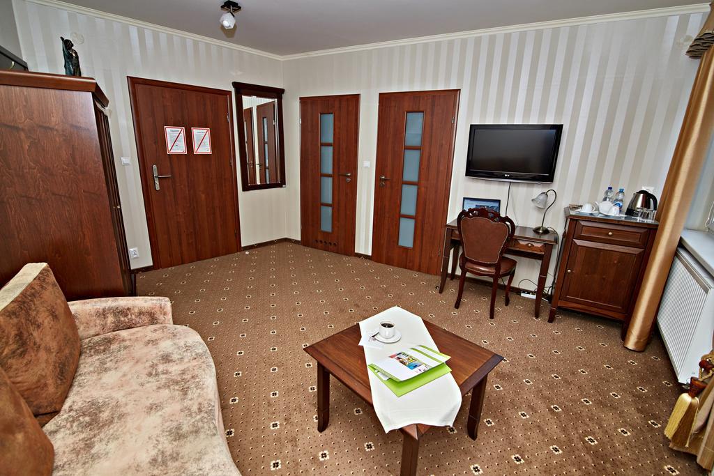 Hotel Ted Radomsko Habitación foto