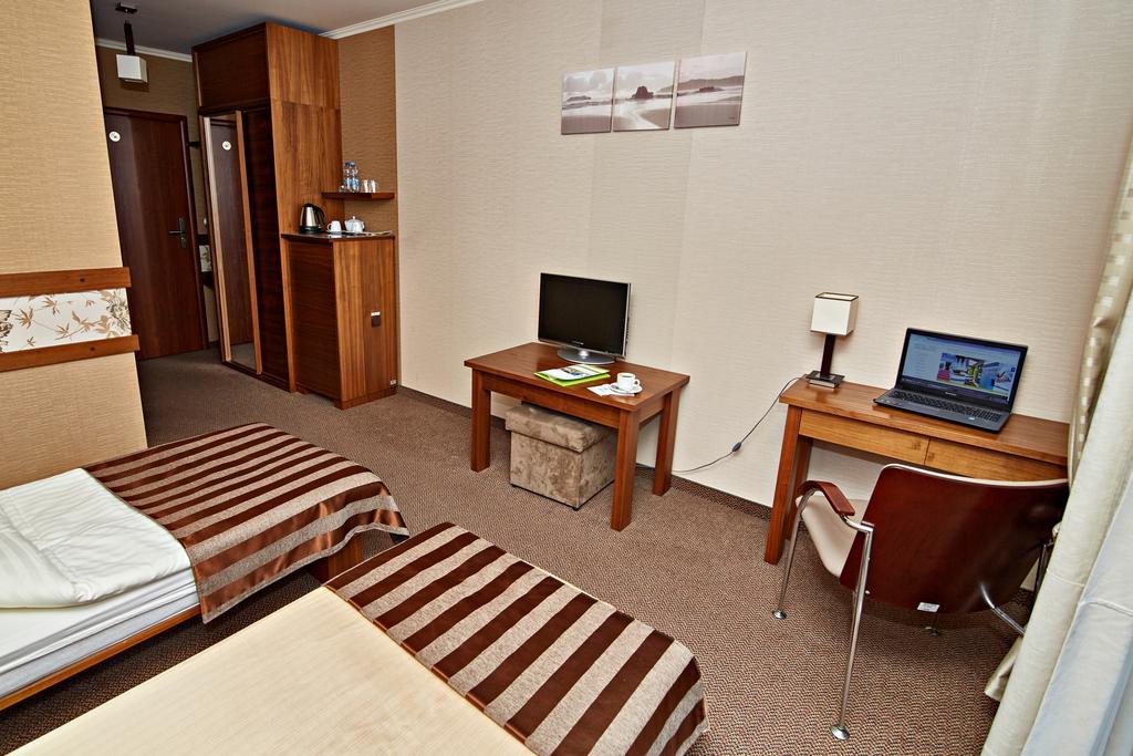 Hotel Ted Radomsko Habitación foto